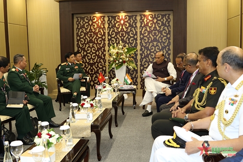 Đại tướng Phan Văn Giang gặp song phương Bộ trưởng Quốc phòng Ấn Độ, Philippines và tiếp Quốc vụ khanh Bộ Quốc phòng Nhật Bản tại Indonesia